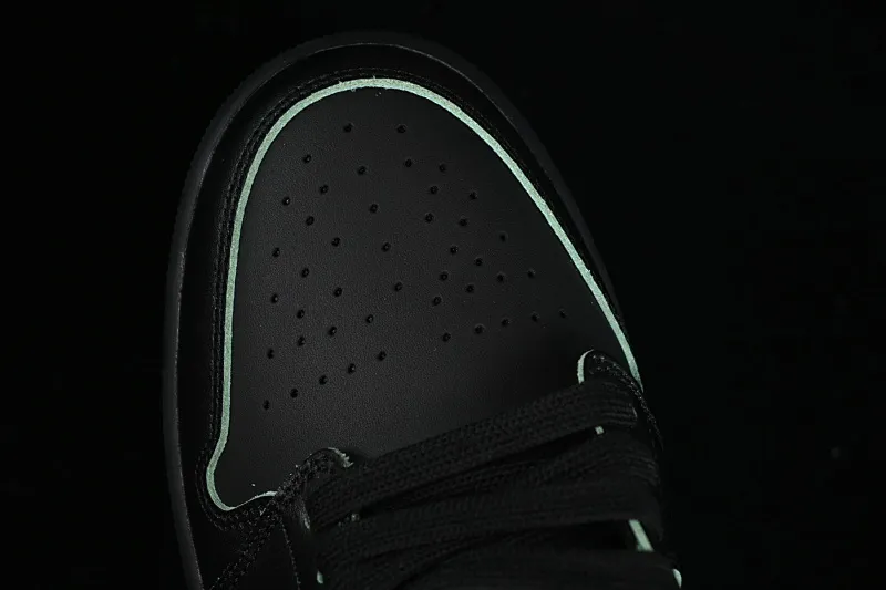 All Categories Air Jordan Jordan Series Basketball Shoes Air Jordan 1 Low Air Jordan 1 Low "Black Cat" AJ1 Joe 1 Special Edition Black Low-top Basketball Shoes HM3690-001
